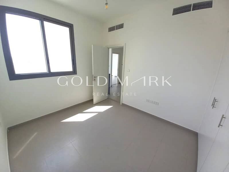 Close to Amenities | Single Row | Vacant - Image 12