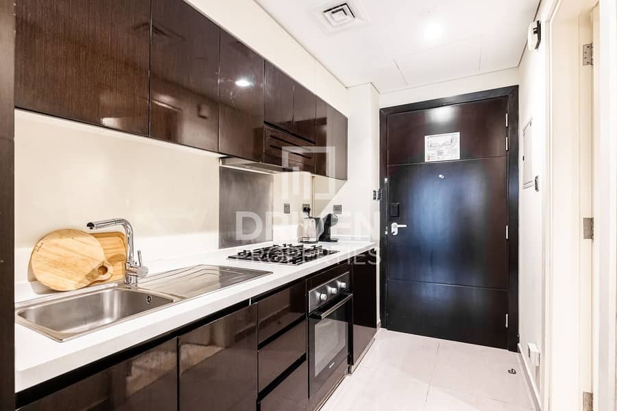 Prime Location | Fully Furnished | High ROI - Image 8