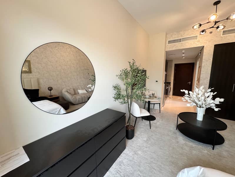 Bright & Well-Designed Studio in Dubai South - Image 6