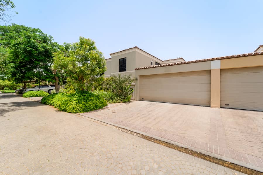 Fully Upgraded Family Villa | Nice Location