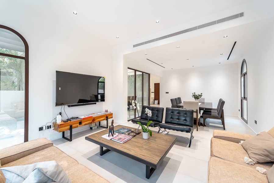 Top Location | Modern Upgrades | Large Plot - Image 7