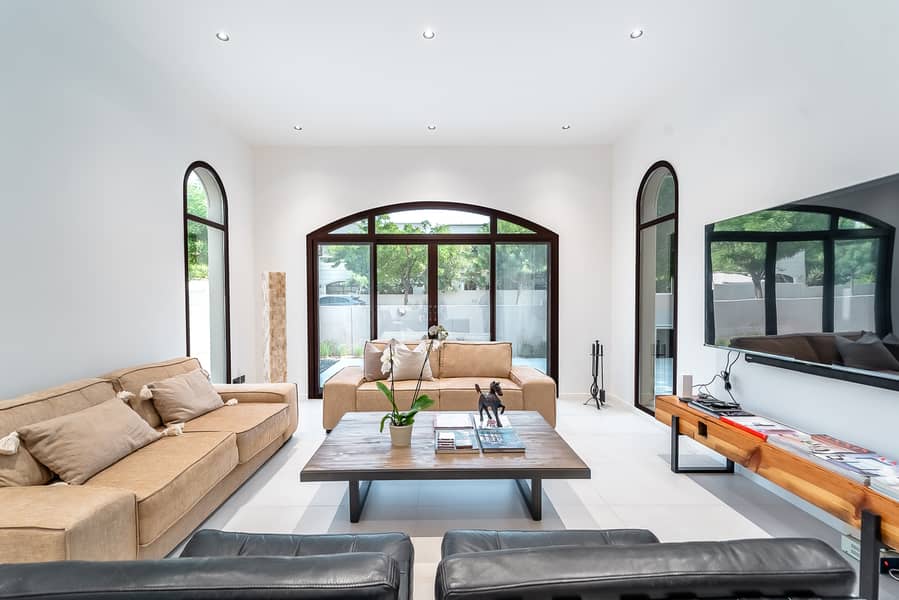 Top Location | Modern Upgrades | Large Plot - Image 9