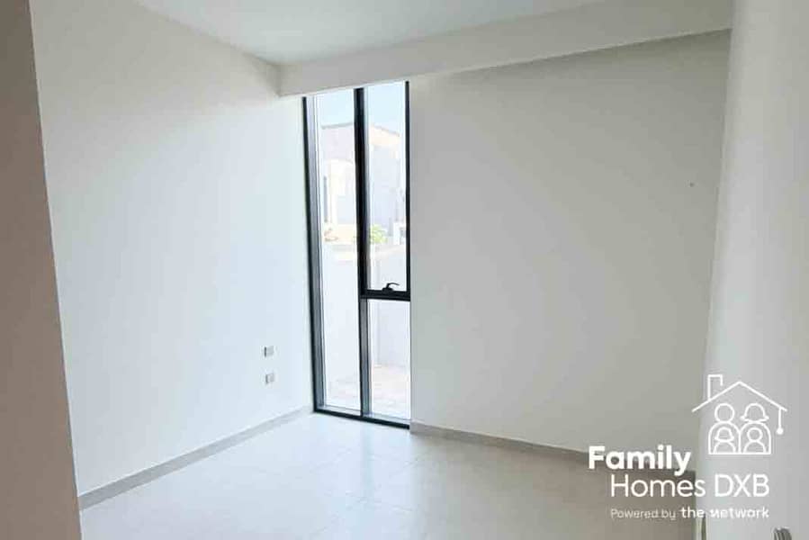 Viewable Mortage Accepted Close To Pool and Park