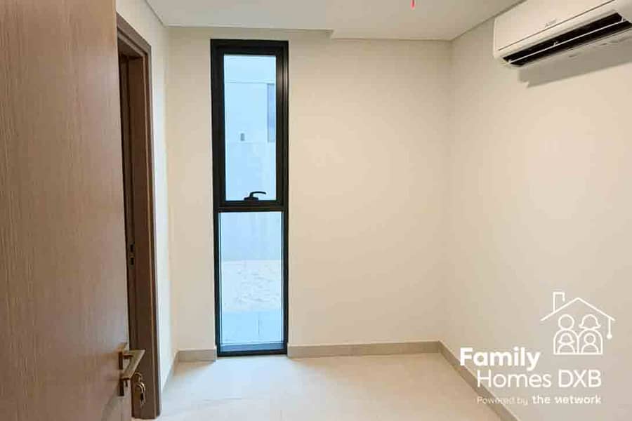 Viewable Mortage Accepted Close To Pool and Park - Image 9