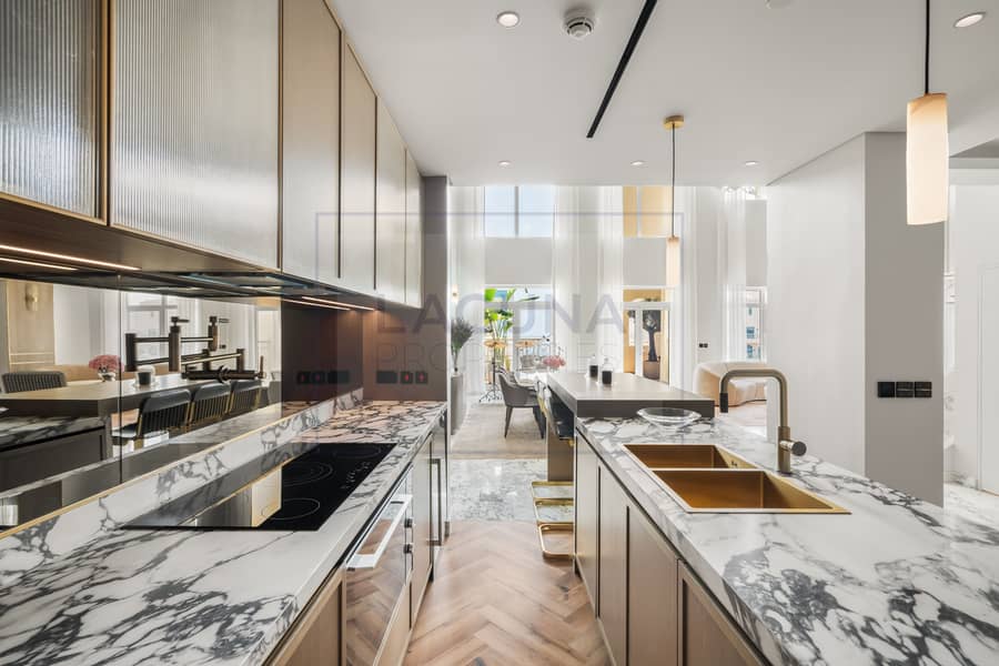 Exceptional style! Upgraded penthouse - Image 12