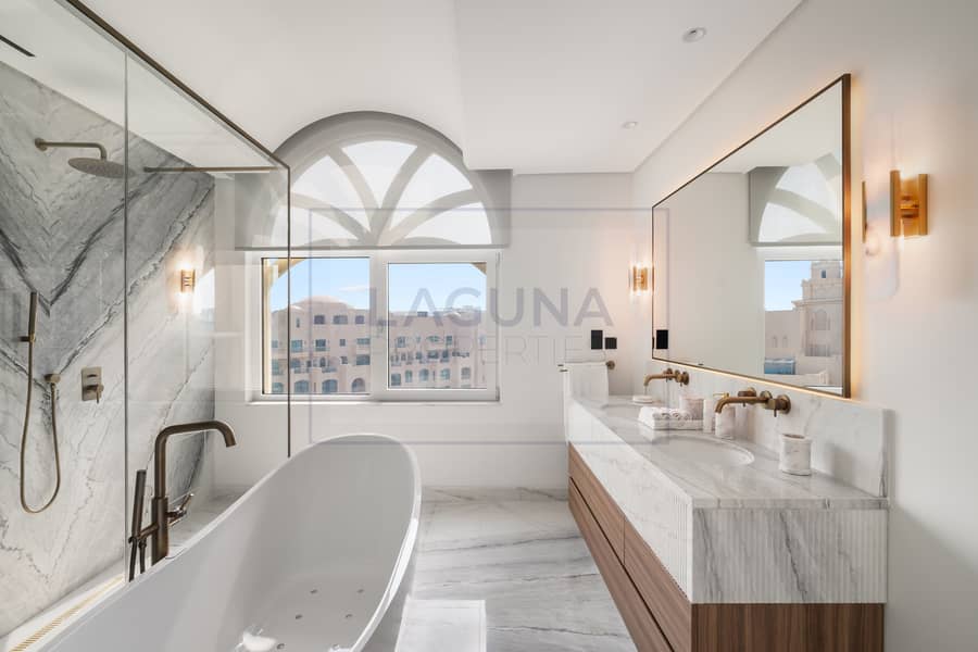 Exceptional style! Upgraded penthouse - Image 24