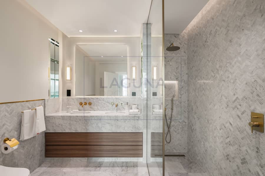 Exceptional style! Upgraded penthouse - Image 27