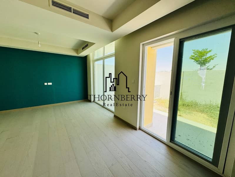 Single Row Townhouse | Middle Unit | Near to Amenities