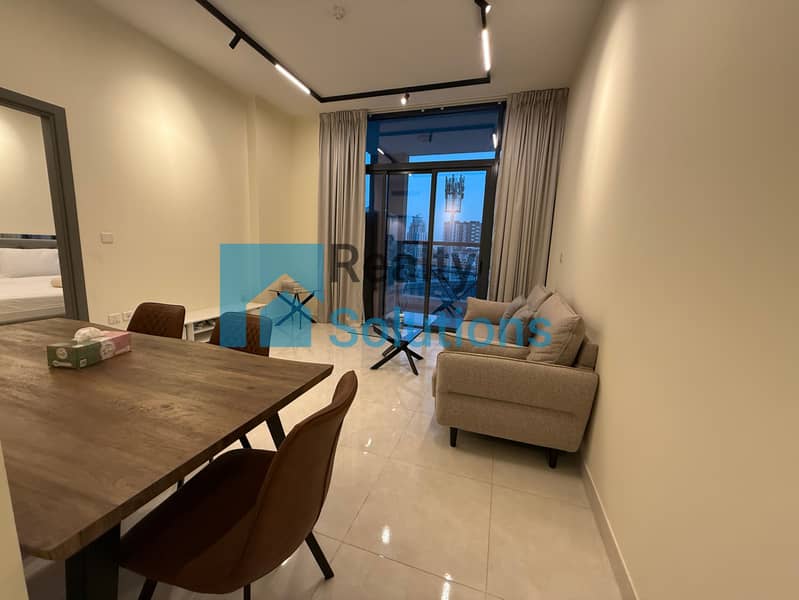 Swimming pool facing |Vacant on Transfer|Upgraded - Image 8