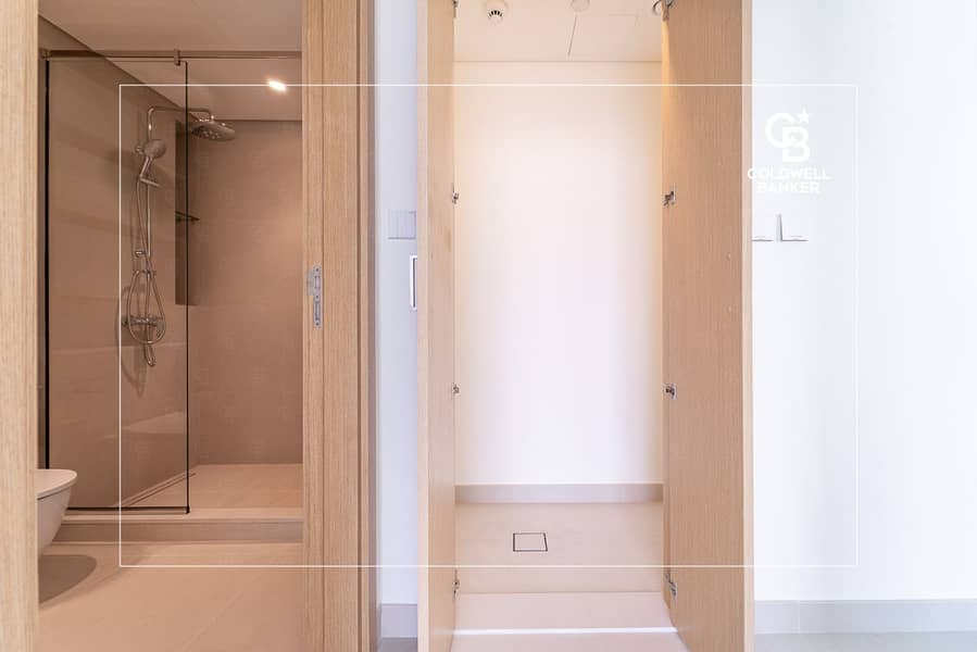 Walk-in Closet l Closed Kitchen l Spacious 3 BR - Image 11