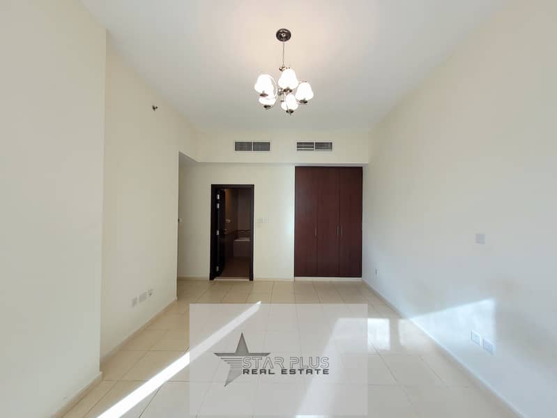 ON A PRIME LOCATION SPACIOUS 2 BEDROOM WITH CLOSED KITCHEN,2 BALCONIES HAVING GYM,POOL AND PARKING.