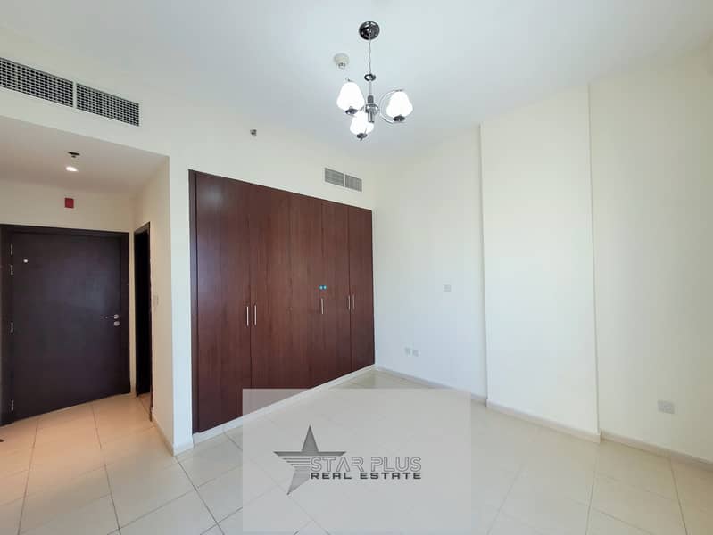 ON A PRIME LOCATION SPACIOUS 2 BEDROOM WITH CLOSED KITCHEN,2 BALCONIES HAVING GYM,POOL AND PARKING. - Image 6