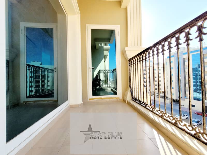 ON A PRIME LOCATION SPACIOUS 2 BEDROOM WITH CLOSED KITCHEN,2 BALCONIES HAVING GYM,POOL AND PARKING. - Image 8