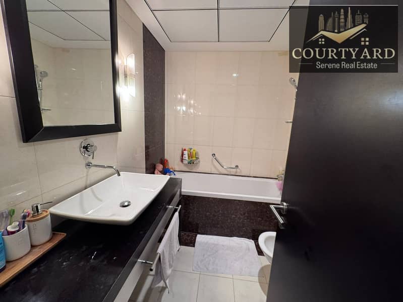 Chiller free | Ready to move | On Metro | High floor Marina - Image 7