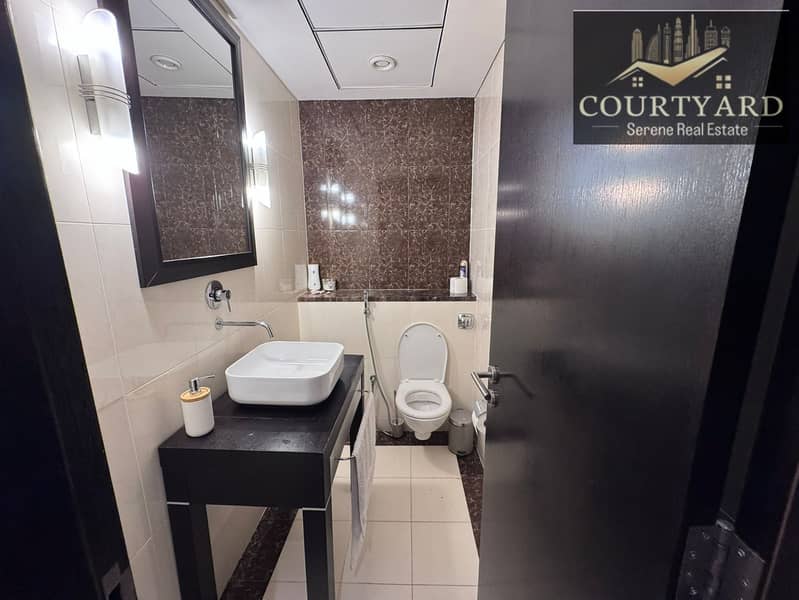 Chiller free | Ready to move | On Metro | High floor Marina - Image 8