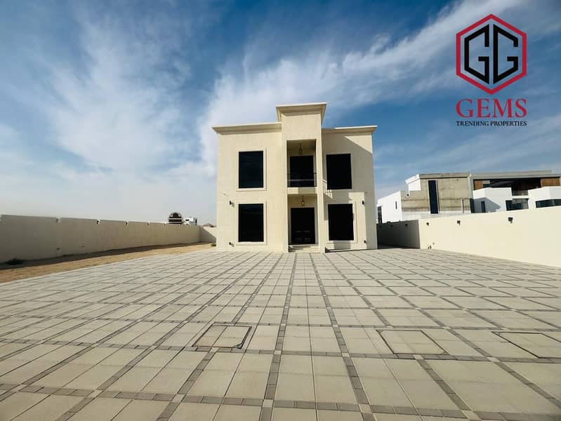 CORNER VILLA | HUGE AREA | MODERN | GARDEN