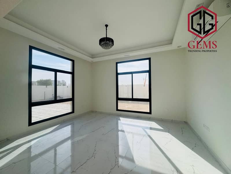 CORNER VILLA | HUGE AREA | MODERN | GARDEN