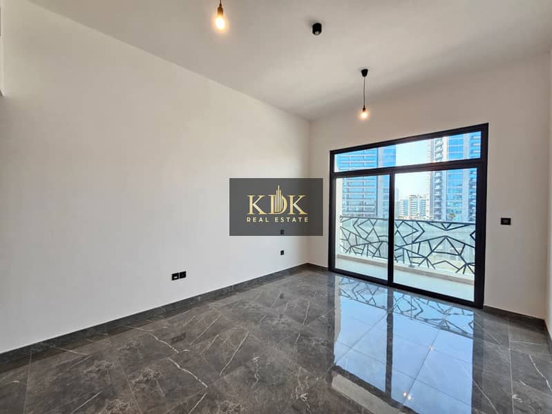 Spacious Studio | Pool View | Brand New