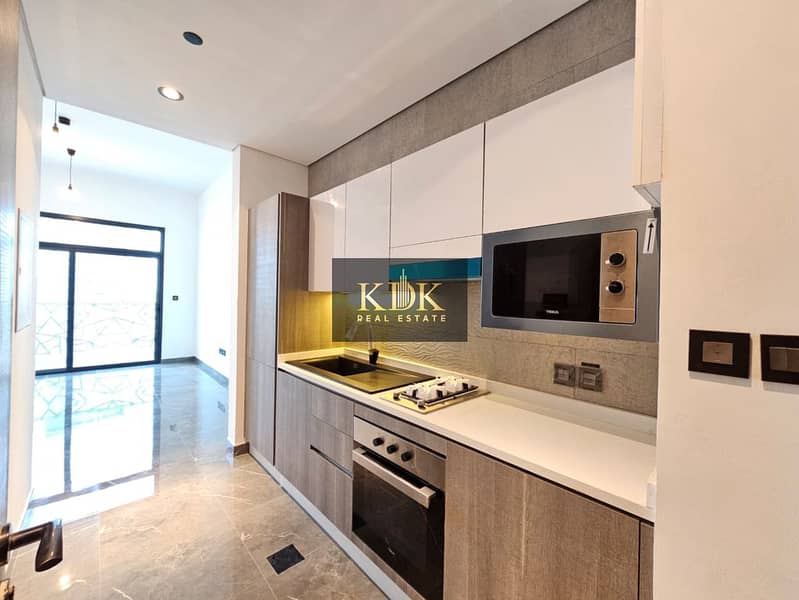 Spacious Studio | Pool View | Brand New