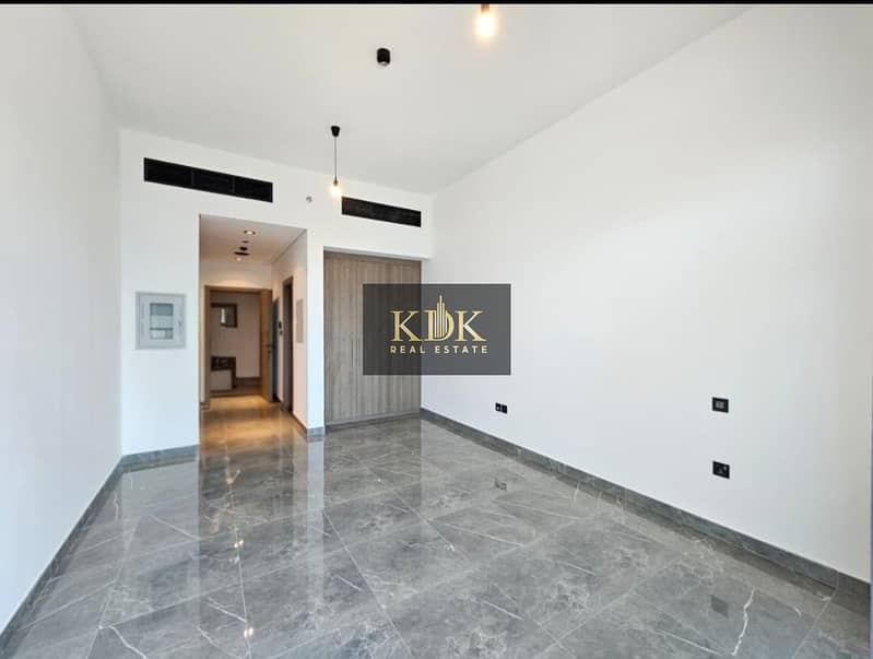 Spacious Studio | Pool View | Brand New