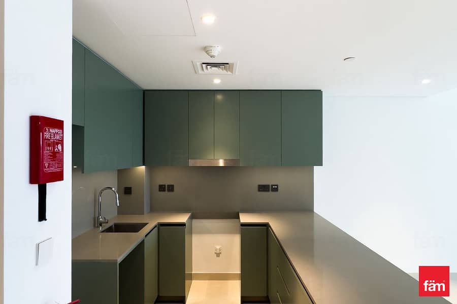 Stunning Park View| High Floor | Spacious Layout