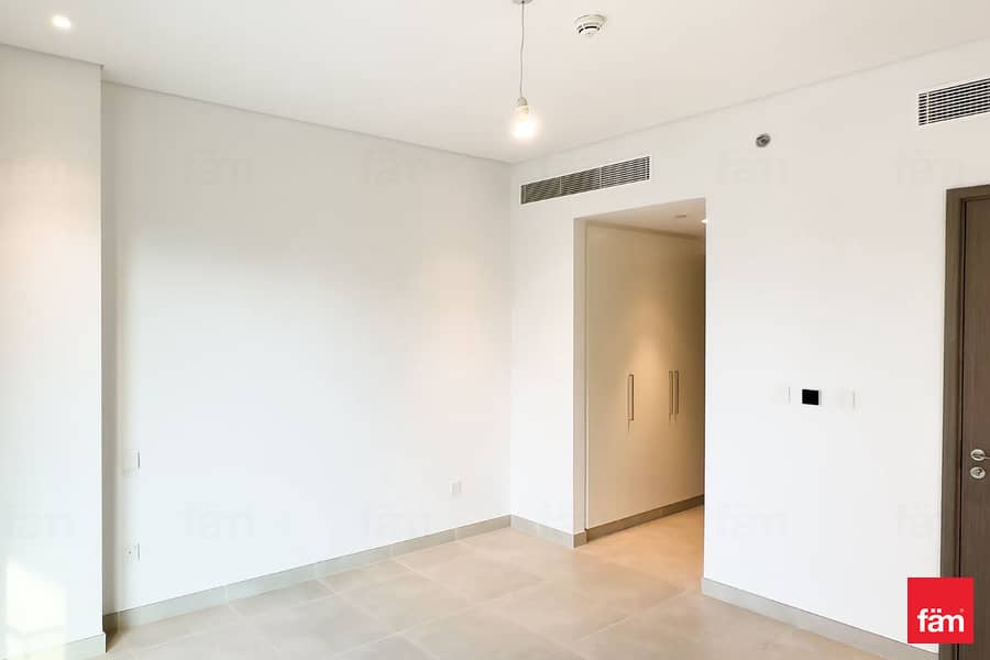 Stunning Park View| High Floor | Spacious Layout - Image 6