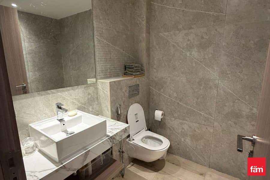 Spacious fully furnished 1 bed plus maid room - Image 6