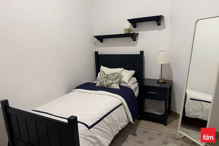 Spacious fully furnished 1 bed plus maid room - Image 10