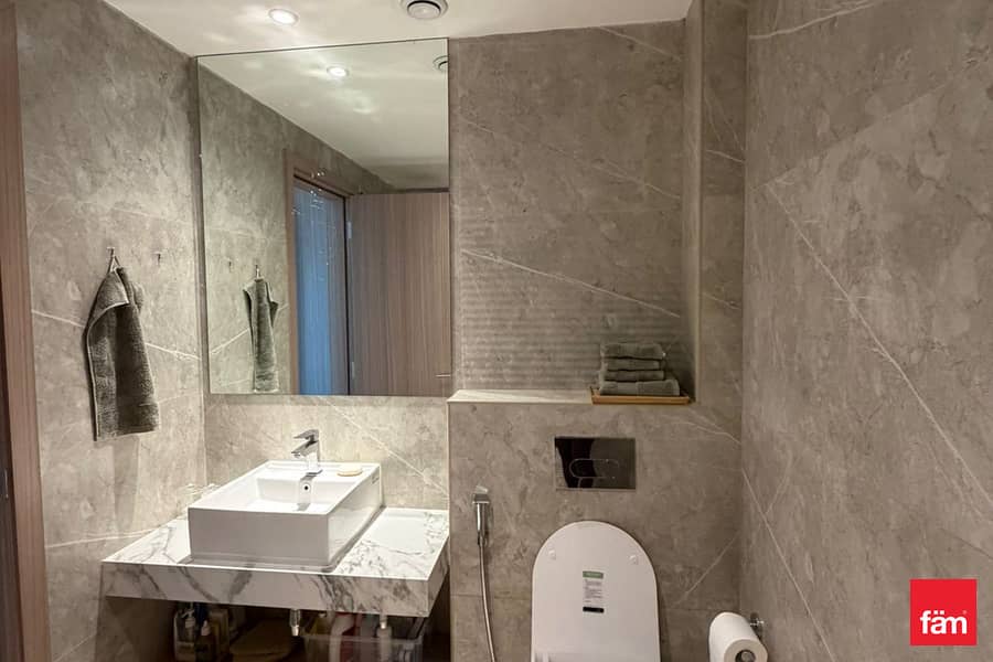 Spacious fully furnished 1 bed plus maid room - Image 11