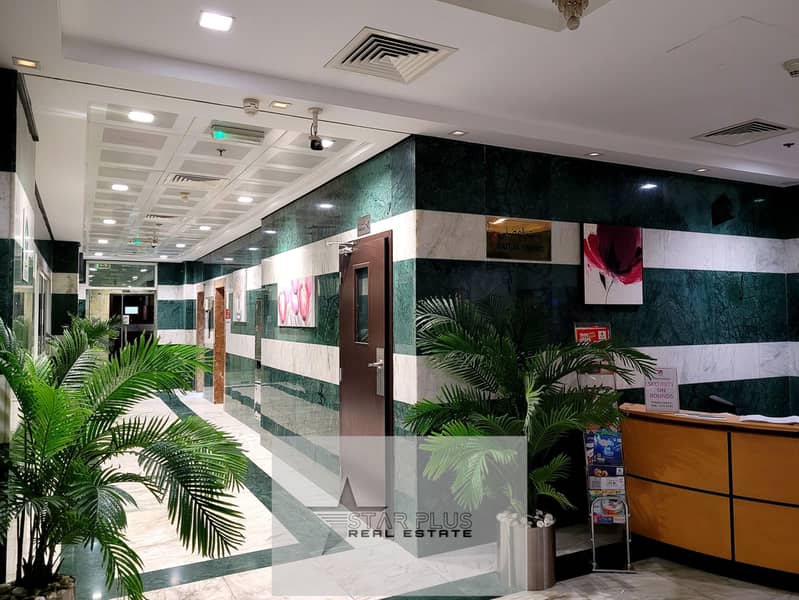 ELEGANT 1 BEDROOM WITH BIG BALCONY,CLOSED KITCHEN HAVING GYM AND PARKING