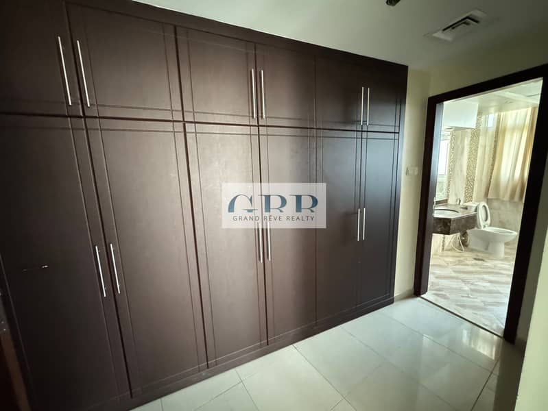 3BR + Maid + store | Massive size | close kitchen