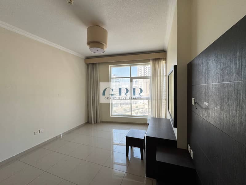 3BR + Maid + store | Massive size | close kitchen - Image 6