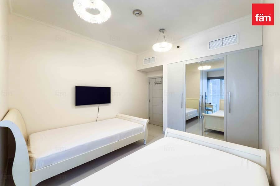 Spacious apt, Mid Floor, Full Marina View - Image 9