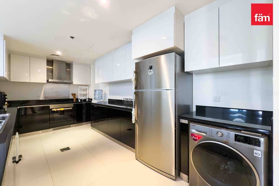 Spacious apt, Mid Floor, Full Marina View - Image 11