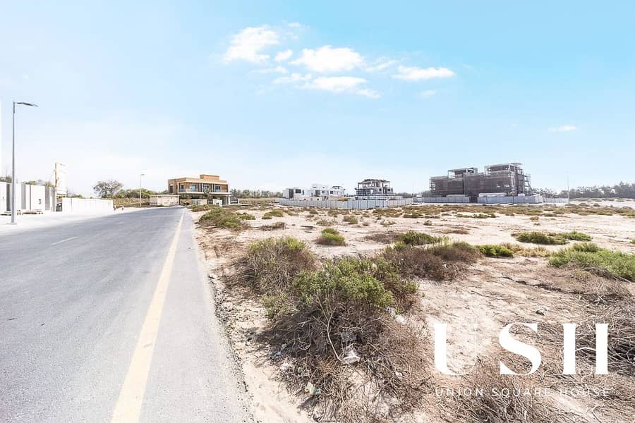 Prime Location | Vastu | Permission To Build 2 Villas | Park Facing