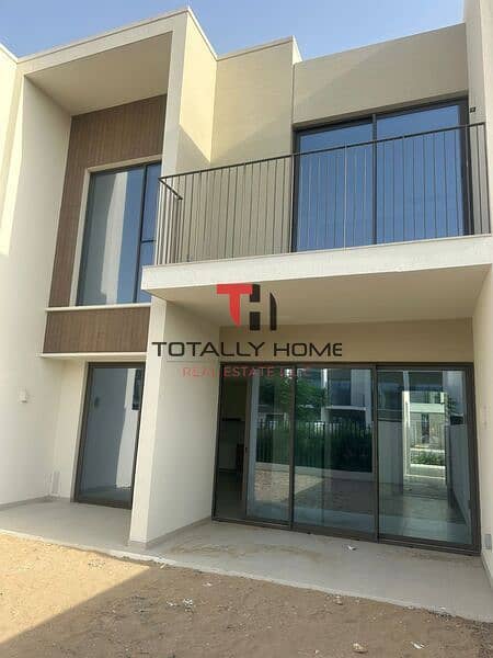 Brand New l Close To Pool l Multiple cheques