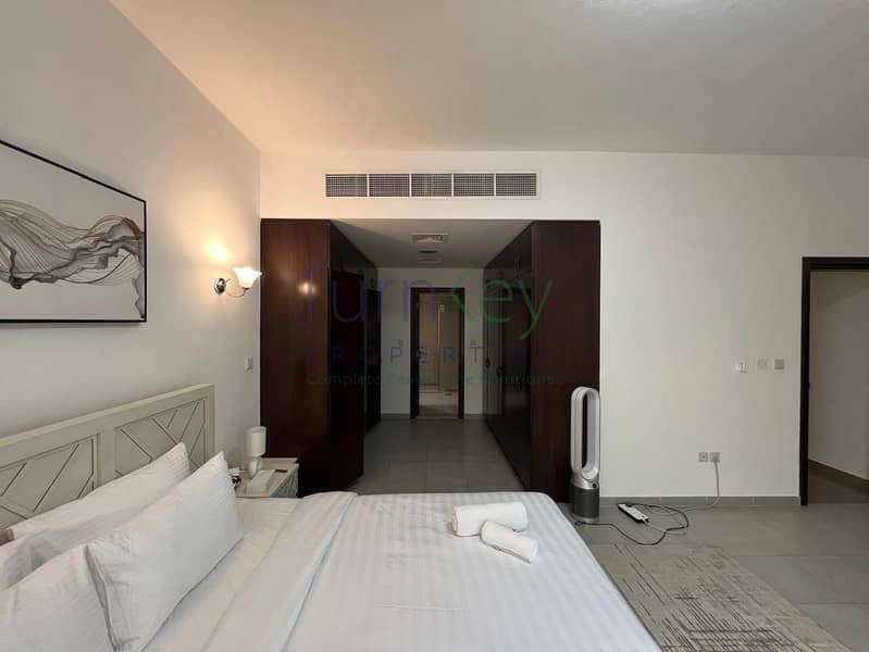 Upgraded Fully Furnished | 5 Bedrooms with Pool - Image 21