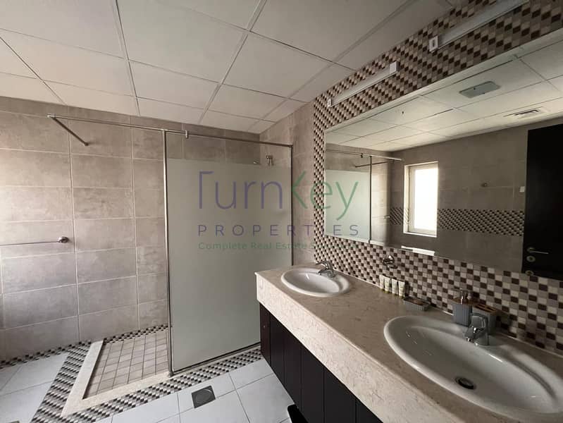 Upgraded Fully Furnished | 5 Bedrooms with Pool - Image 22