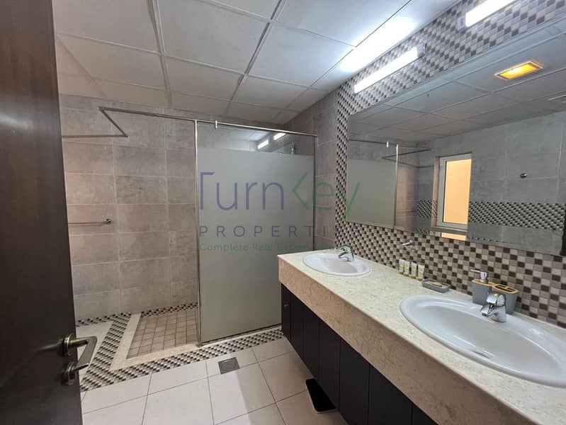 Upgraded Fully Furnished | 5 Bedrooms with Pool - Image 24