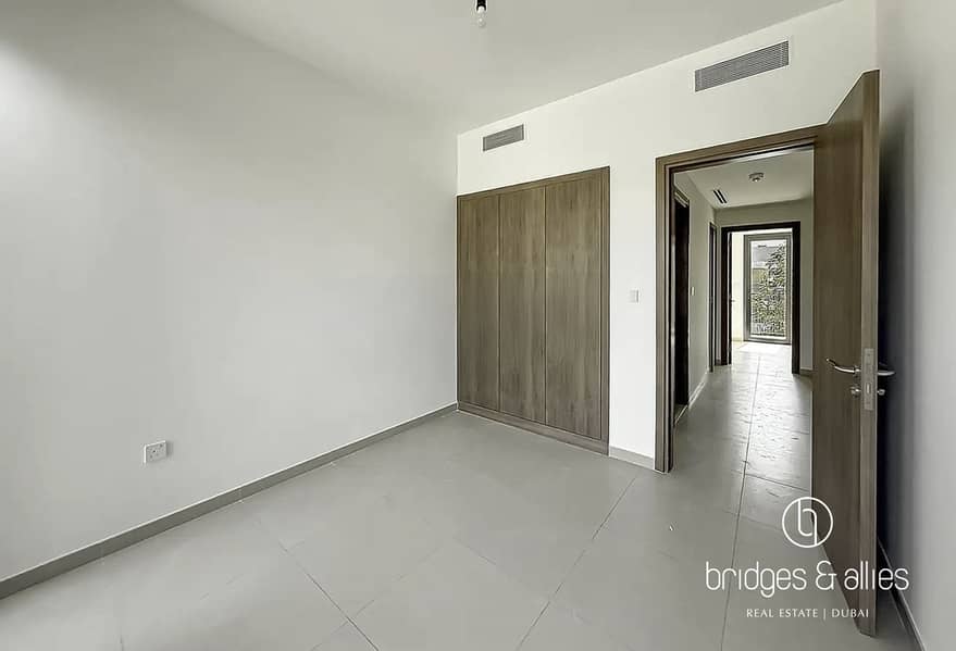 GREEN BELT | PARK BACKING | SINGLE ROW | NEAR ENTR - Image 9