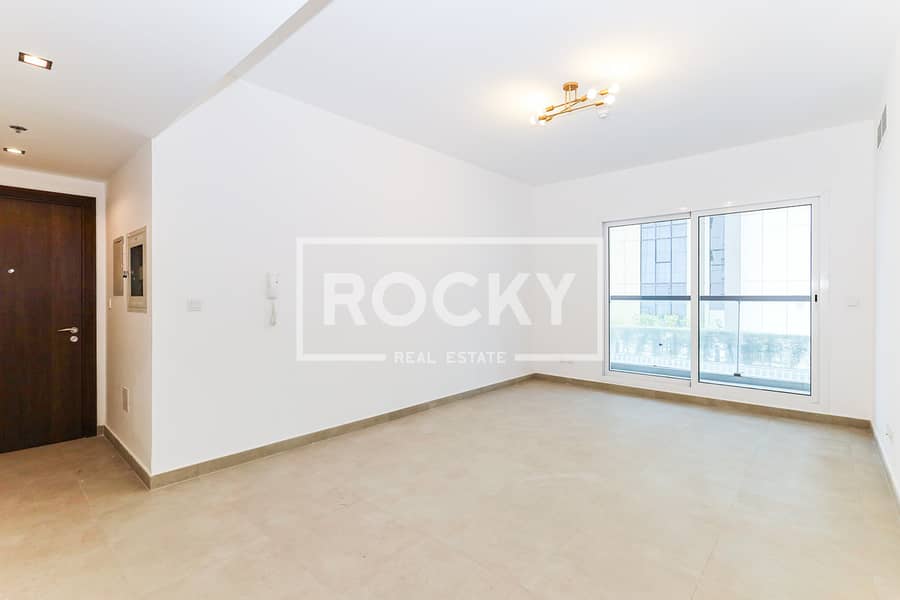 1 Bedroom | close kitchen | Unfurnished