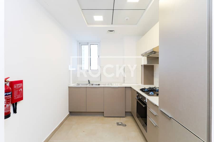 1 Bedroom | close kitchen | Unfurnished