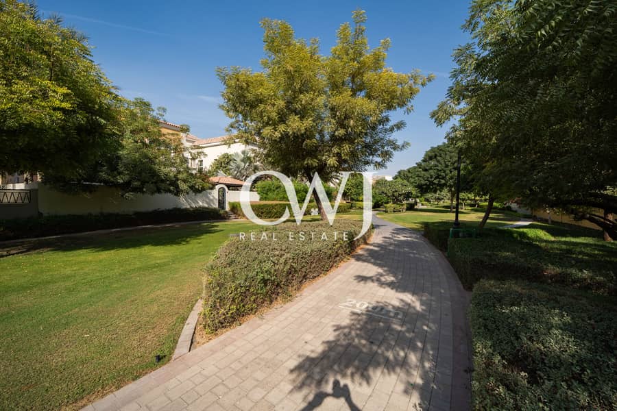 Park Facing | Custom Built | Vacant on Transfer - Image 24