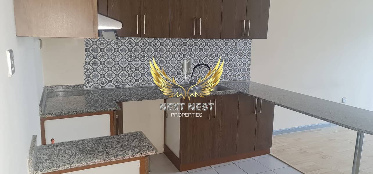 PERFECT STUDIO / FREEHOLD