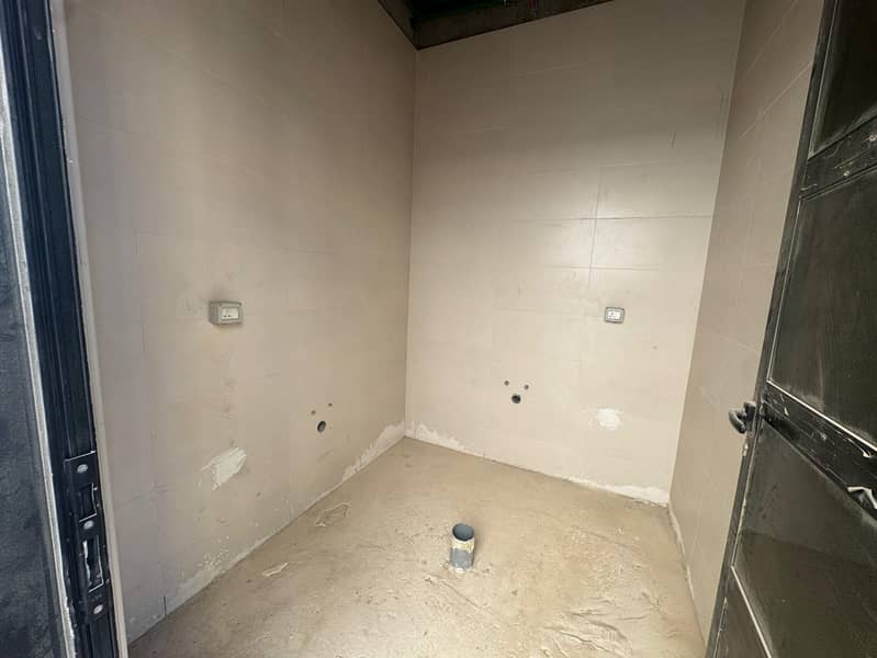 Brand new | 4-BR| Maids room | Great Location - Image 10