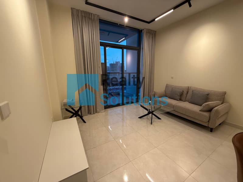 Swimming pool facing | Vacant on Transfer | Upgraded - Image 12