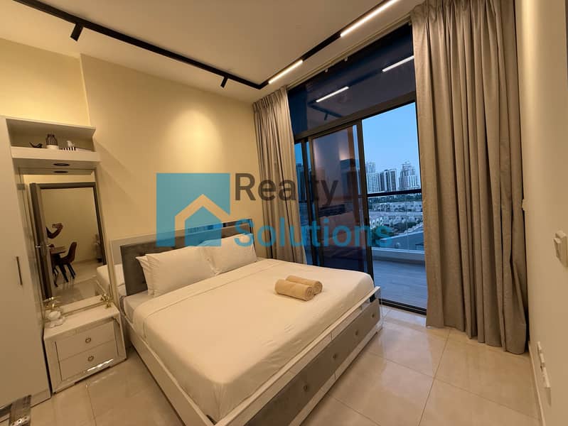 Swimming pool facing | Vacant on Transfer | Upgraded - Image 13