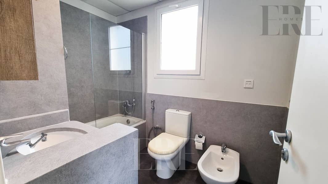 NEWLY RENOVATED | PRIVATE POOL | 2BR + STUDY - Image 24