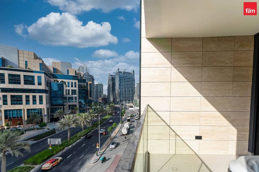 Burj View| Vacant | High ROI | Private Jaccuzi