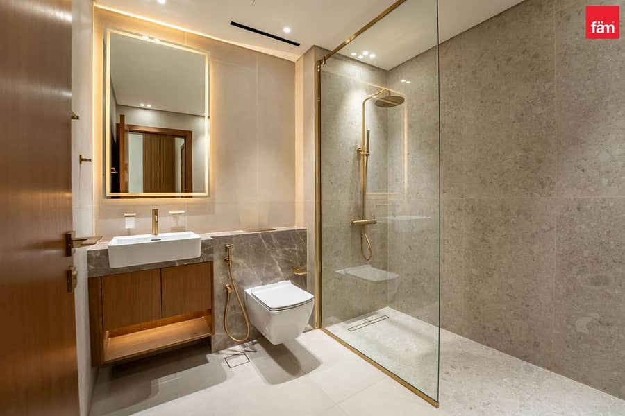 Burj View| Vacant | High ROI | Private Jaccuzi - Image 6